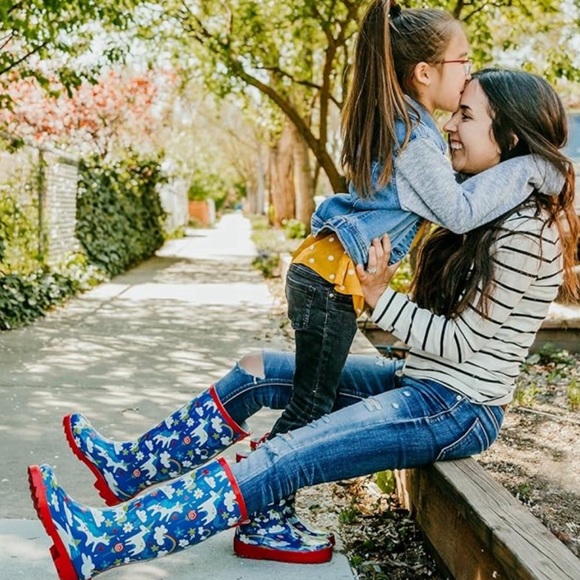 Lone Cone Womens Rain Boots Size 11 Unicorns Rainbows Waterproof Designed in USA - Picture 3 of 12